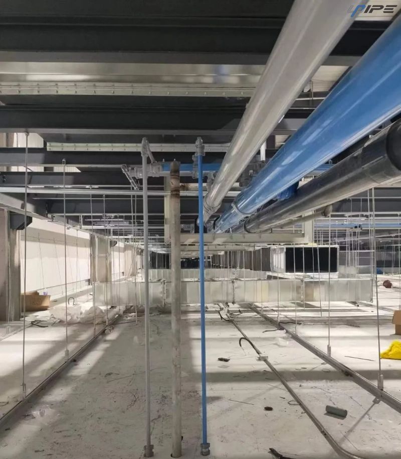 Ống dẫn khí nhôm màu xanh trong hệ thống khí nén Ống dẫn khí nhôm màu xanh trong hệ thống khí nén