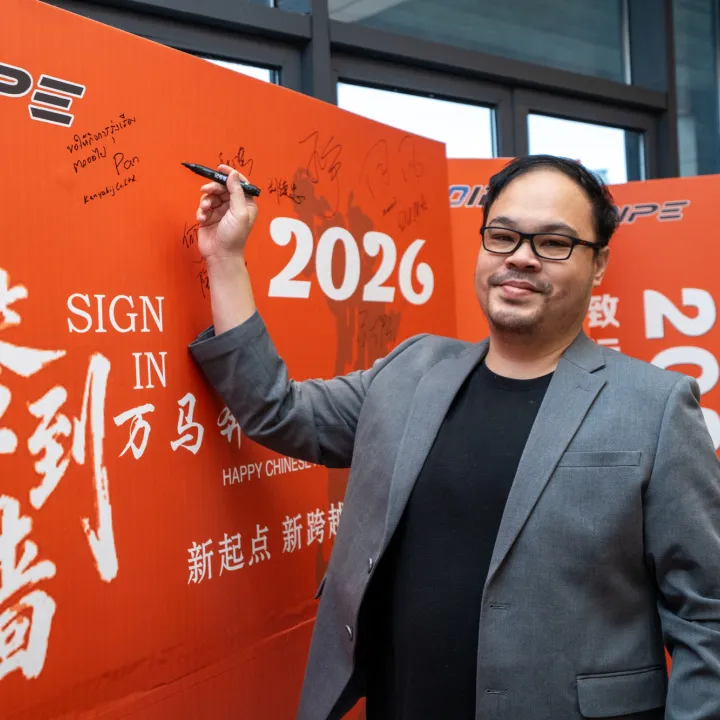 Đăng nhập và bắt đầu hành trình